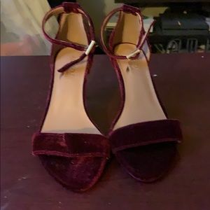 Aerosoles red velvet pumps